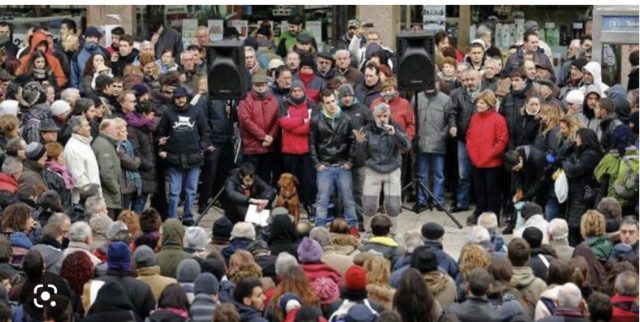 Sengunda sentada motivada por la desconfianza.