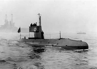 Alemania usa la Guerra de submarinos sin restricciones