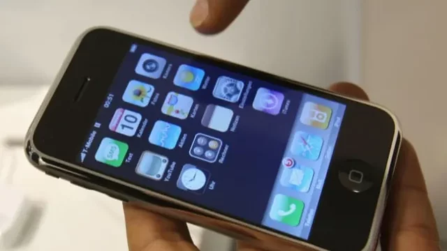 Apple Releases the iPhone