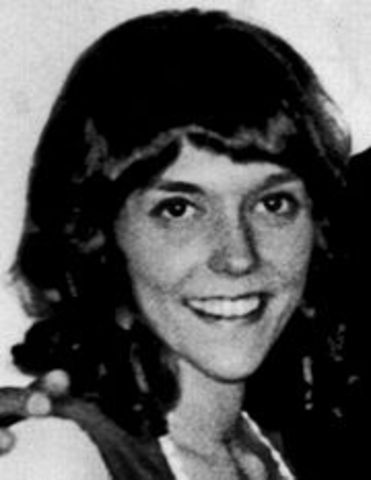 Karen Carpenter Dies of Anorexia