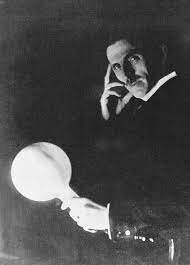 Tesla presenta el seu 'sistema de comunicació sense fils