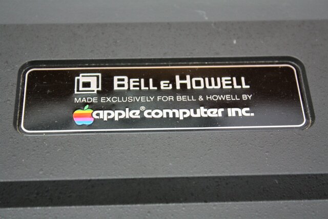 Сотрудничество Apple с Bell & Howell