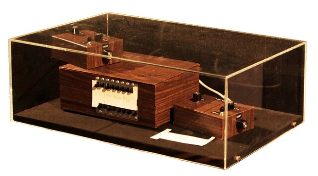 La "Brown Box" de Ralph Baer Padre de los Videojuegos