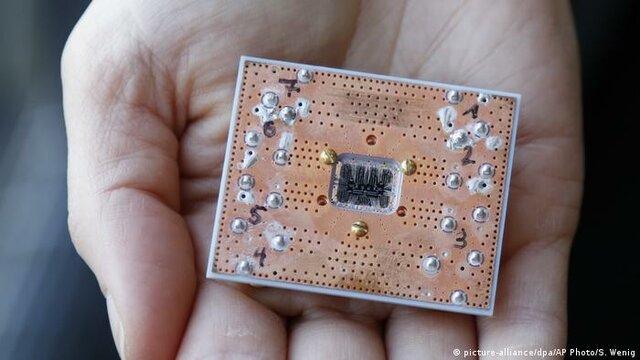 PRIMER CHIP CUÁNTICO