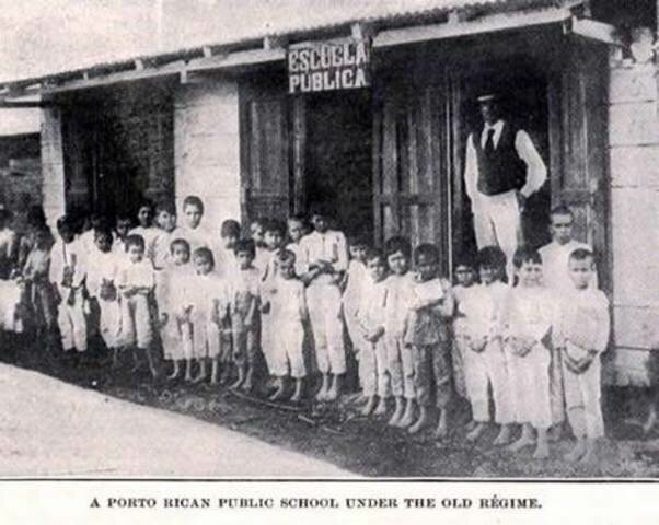 Comienza la Educación Pública en Puerto Rico