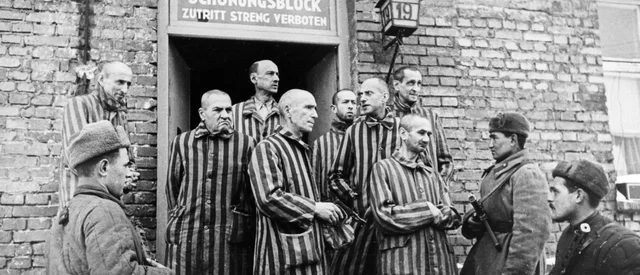 Russian troops discover Auschwitz