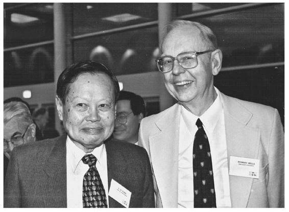 Yang y los Mills desarrollan las bases del Modelo estándar