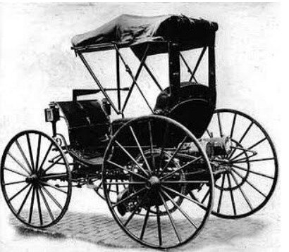 Primer vehículo con llantas de acero