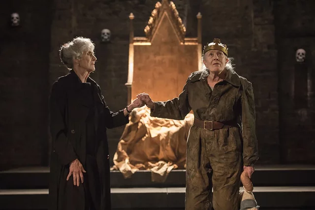 Receives Gielgud Award of Excellence