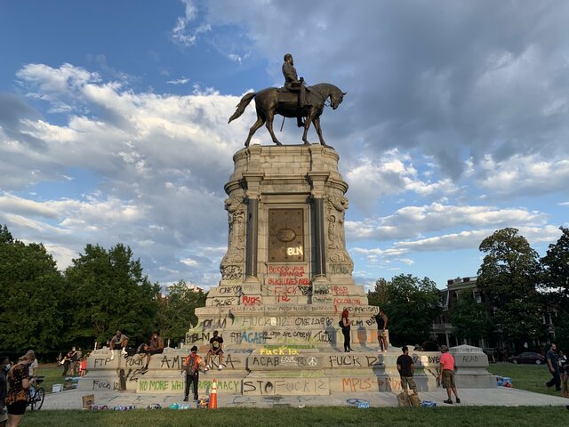 Graffiti on the Statue pt 2