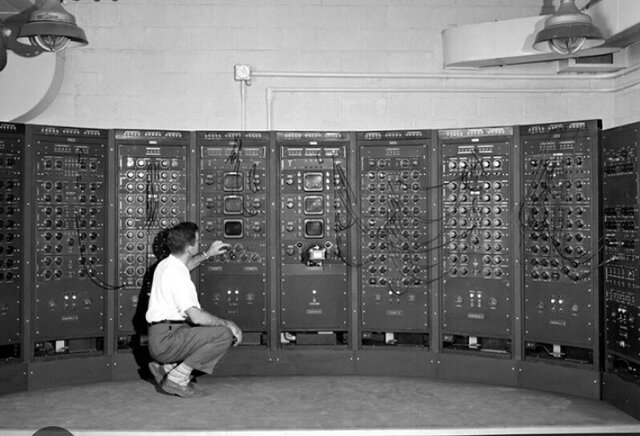 Primera Generacion (1946-1995)