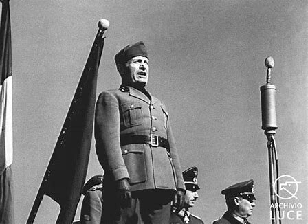 Mussolini viene destituito