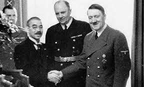 Alemania, Italia y Japón firman el Pacto Tripartito.