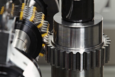 FRESADORA DE ENGRANAJES