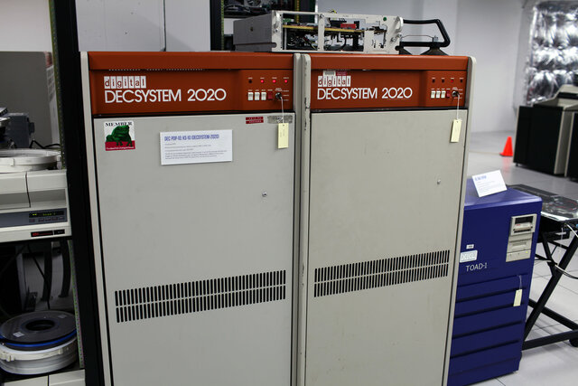 Gary Thuerk creates Spam