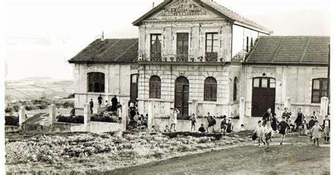 Las escuelas pasaron a depender del departamento