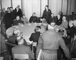 Conferencia de los aliados (Inglaterra, EE.UU., Unión Soviética) en Yalta (Crimea, Ucrania).