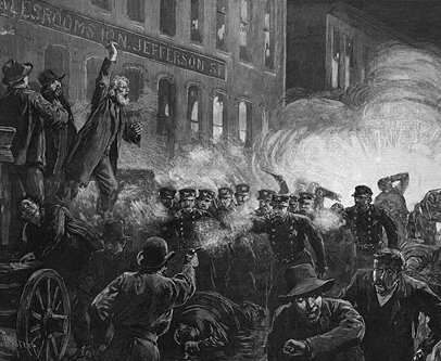 ELS OBRERS CREMEN LA FÀBRICA BONAPLATA A BARCELONA