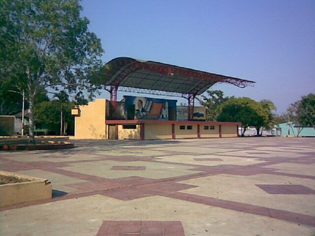 Remodelación Plaza De Los Gallos