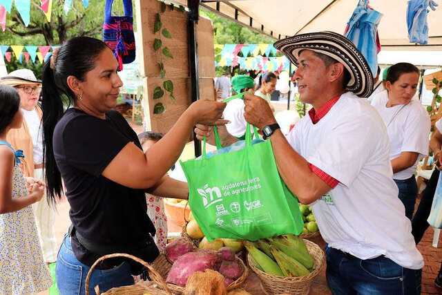 Actividad De La Feria De La Equidad Ayudas Alimentarias