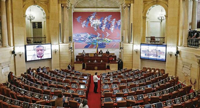 Instauración de la tarjeta profesional