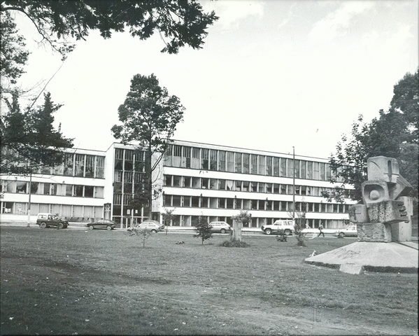 Se funda el instituto de psicología aplicada