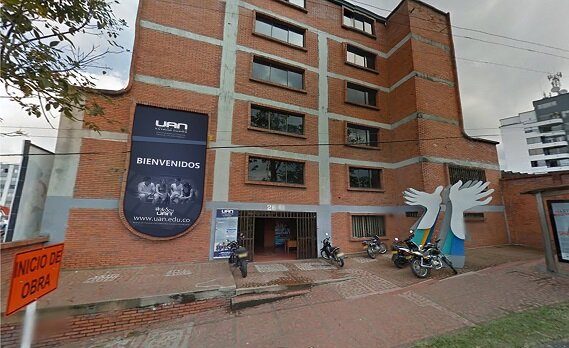 La universidad abrió su primera sede en la ciudad de Pereira