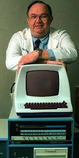 Invención del primer computador personal (PC) por Ed Roberts
