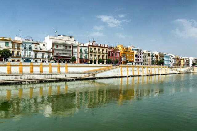 Paseo a orillas del río Guadalquivir