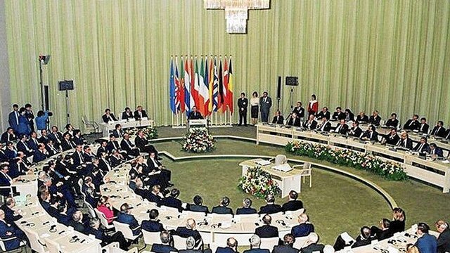 Se firma el Tratado de Maastricht