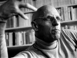 Nacimiento de Michel Foucault.
