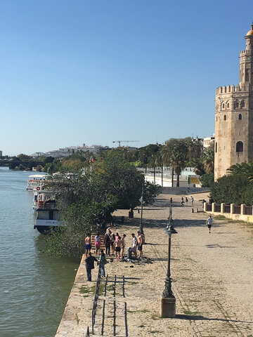 PASEO POR LAS ORILLAS DEL RÍO GUADALQUIVIR