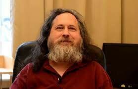Se crea el proyecto GNU
