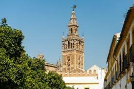 Comença a construir-se la Giralda de Sevilla