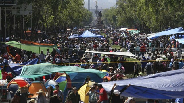 PLANTON EN REFORMA Y EL ZOCALO