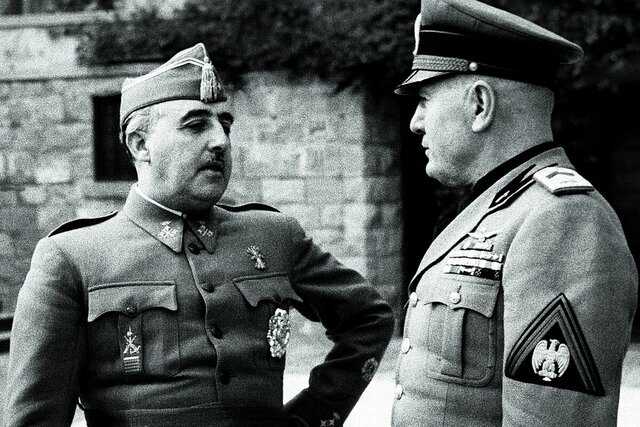Mussolini envía soldados al bando nacional