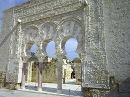 Comença la construcció de la ciutat de Medina al-Zahra.