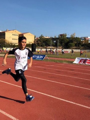 Corrent al cross de l'escola!