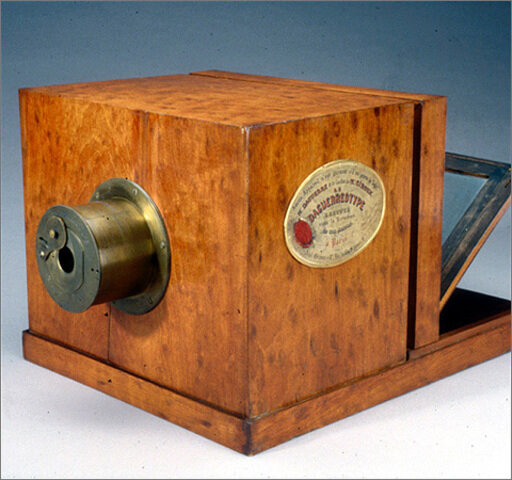 Invención del daguerrotipo: primera cámara 1839
