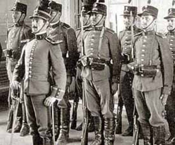 Hitler restablece el servicio militar obligatorio en Alemania