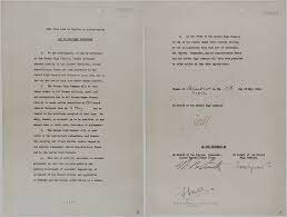 Alemania firma en Berlín un documento de rendición muy similar al primero.