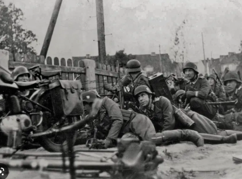 Italia declara la guerra a Francia y Gran Bretaña