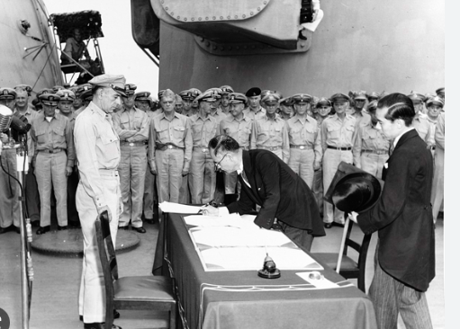 Japón firma la rendición incondicional