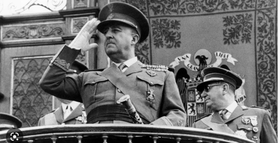 Franco es designado generalísimo