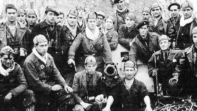 Las tropas Nacionalistas toman Gijón y Avilés, Desaparece el frente del Norte.