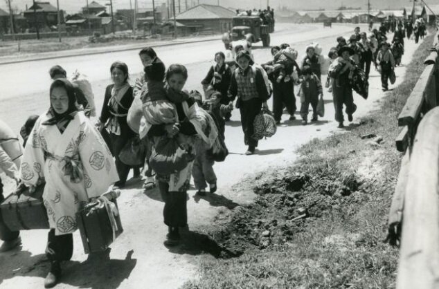 Japan occupies Manchuria