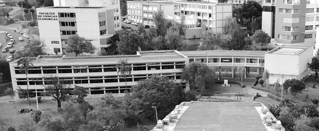 EDIFICIO DE ECONOMÍA (UCE)