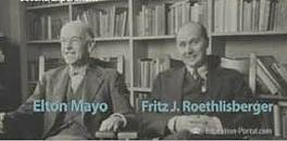 ELTON MAYO (1880-1949) y F. J. ROESTHLISBERGER (1898-1974)