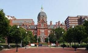 Universidad Johns Hopkins.