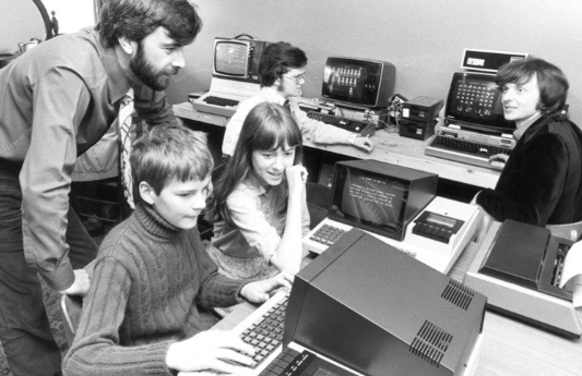 Computer Revolution 1990